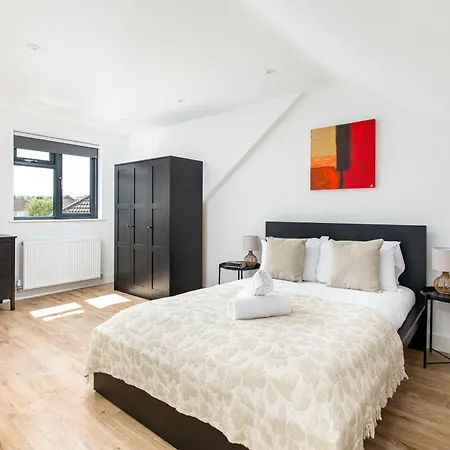 New-modern Eco 4 Bed-business&leisure-parking-ev Charger-by Fabaccommodation