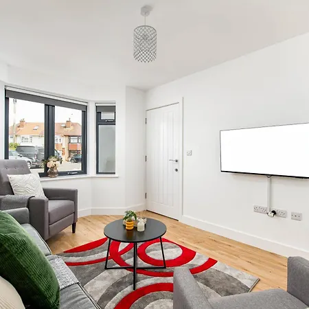 Ferienhaus New-modern Eco 4 Bed-business&leisure-parking-ev Charger-by Fabaccommodation *