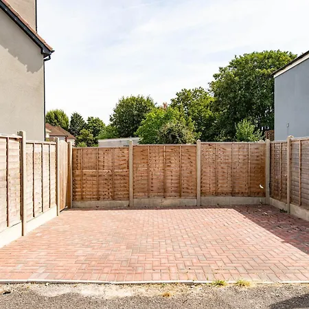 Ferienhaus New-modern Eco 4 Bed-business&leisure-parking-ev Charger-by Fabaccommodation Bristol