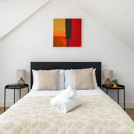 Ferienhaus New-modern Eco 4 Bed-business&leisure-parking-ev Charger-by Fabaccommodation Bristol