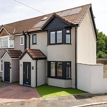 Ferienhaus New-modern Eco 4 Bed-business&leisure-parking-ev Charger-by Fabaccommodation *