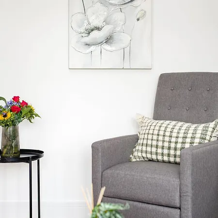 New-modern Eco 4 Bed-business&leisure-parking-ev Charger-by Fabaccommodation Ferienhaus