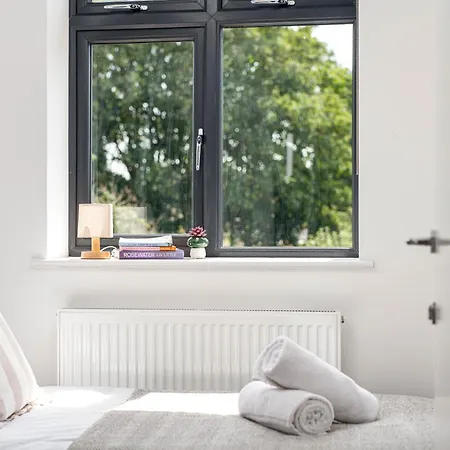 Ferienhaus New-modern Eco 4 Bed-business&leisure-parking-ev Charger-by Fabaccommodation